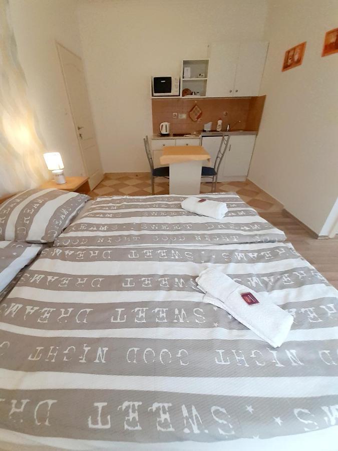 Petra Apartmanhaz ケヒダクスタニー エクステリア 写真