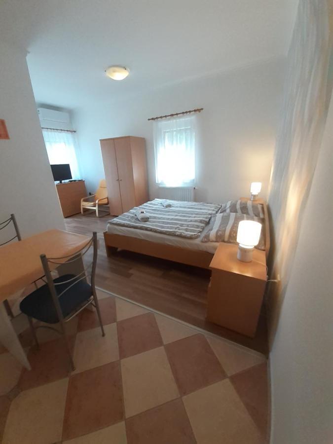 Petra Apartmanhaz ケヒダクスタニー エクステリア 写真