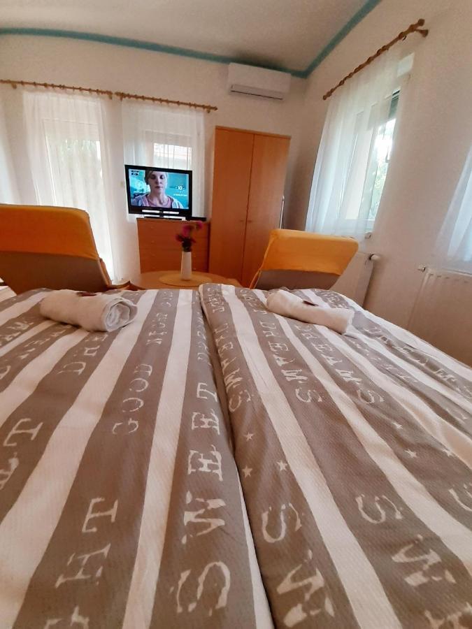 Petra Apartmanhaz ケヒダクスタニー エクステリア 写真