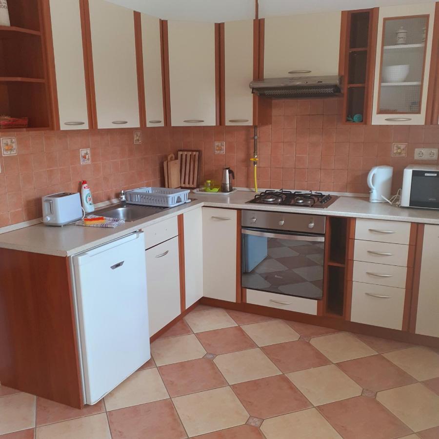 Petra Apartmanhaz ケヒダクスタニー エクステリア 写真